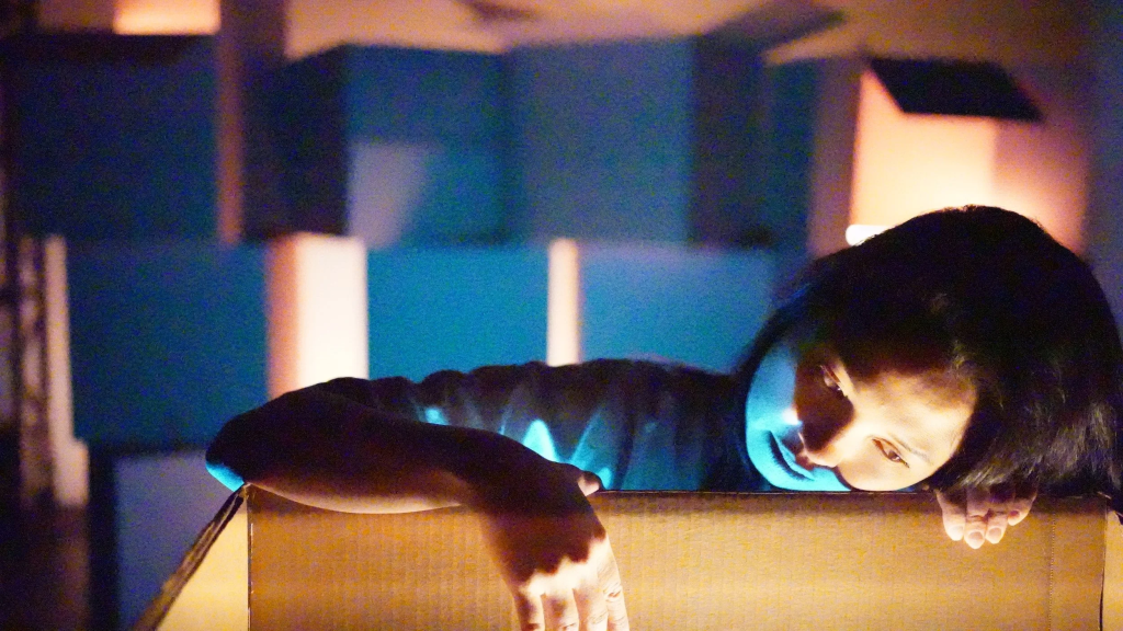 At HOLD ON LET GO, Anjela Magpantay unpacks the weight of gifts and absence